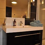 Frednes Cosy Retreat - Short Walking Distance To Centre - Free Private Parking And Internet Apartamento Porsgrunn