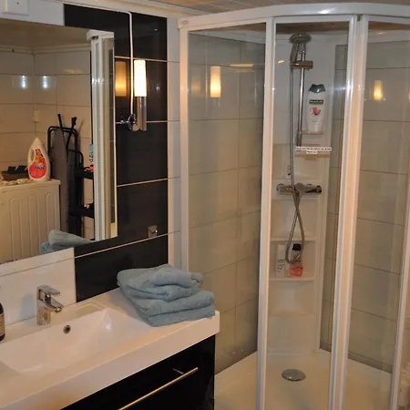 Frednes Cosy Retreat - Short Walking Distance To Centre - Free Private Parking And Internet Porsgrunn