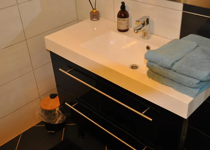 Frednes Cosy Retreat - Short Walking Distance To Centre - Free Private Parking And Internet * Porsgrunn