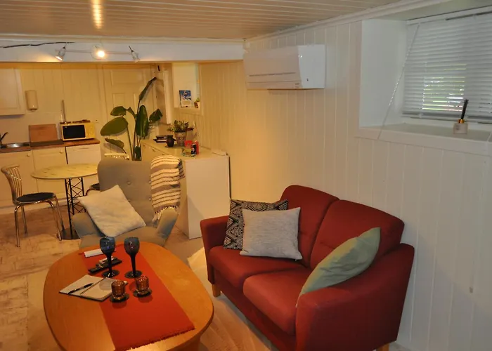 Frednes Cosy Retreat - Short Walking Distance To Centre - Free Private Parking And Internet Apartamento *