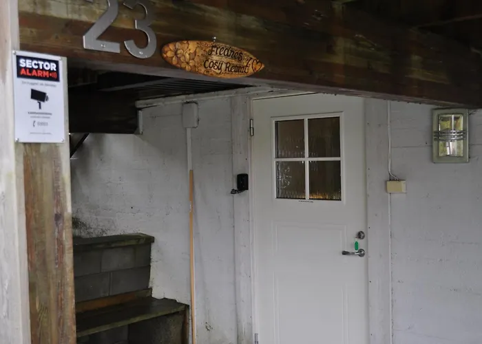 Frednes Cosy Retreat - Short Walking Distance To Centre - Free Private Parking And Internet Appartamento