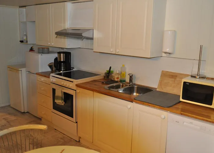 Frednes Cosy Retreat - Short Walking Distance To Centre - Free Private Parking And Internet * Porsgrunn